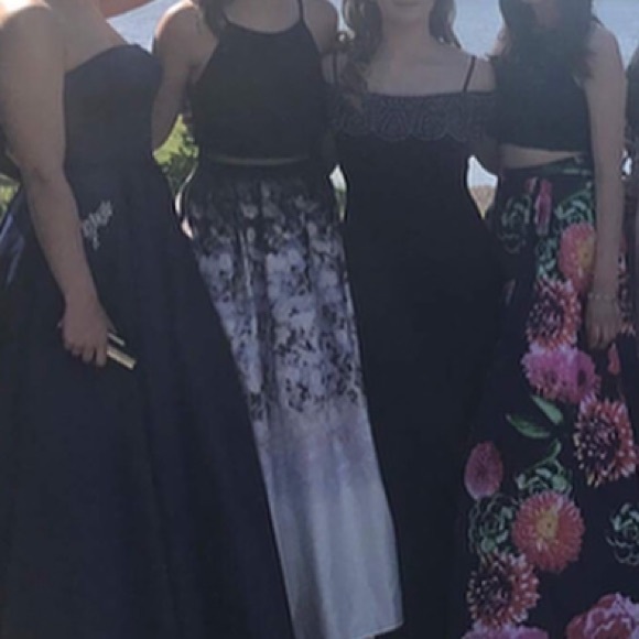 Prom/formal dress! - Picture 2 of 9